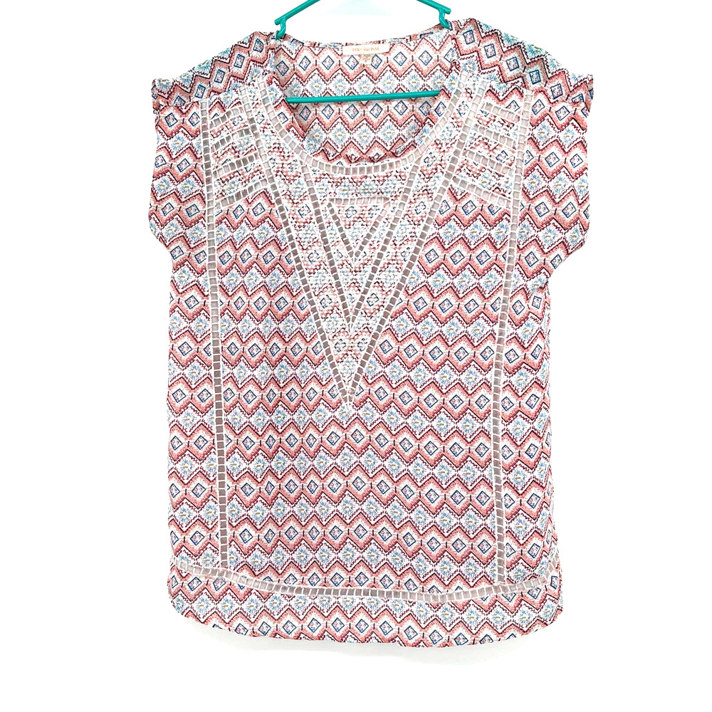 Skies are Blue size Small short sleeve blouse geometric pattern pink red blue